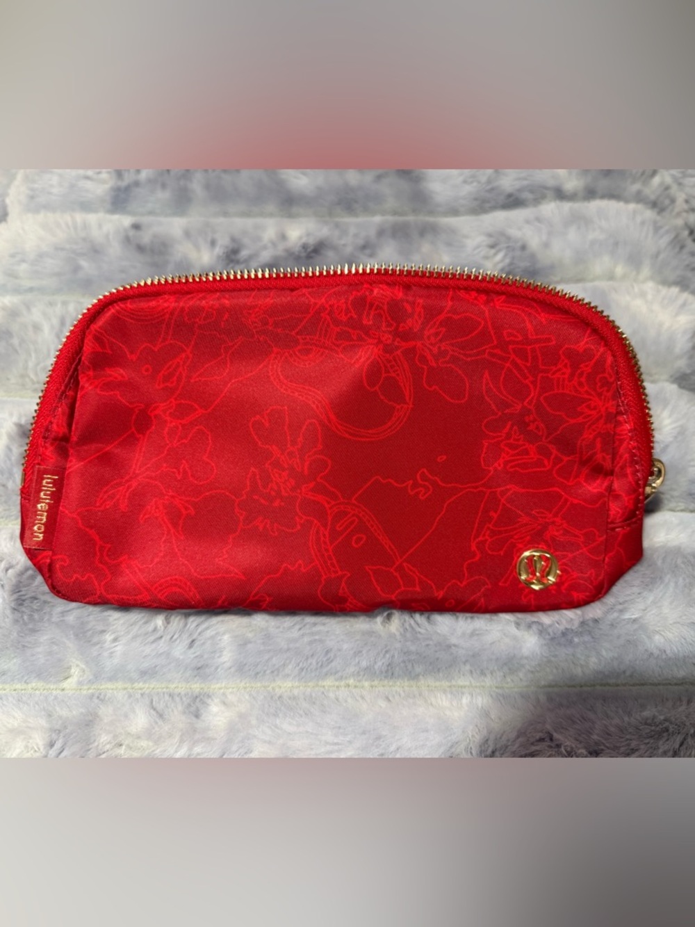 lululemon limited edition lunar new year Beltbag - red with gold accents
